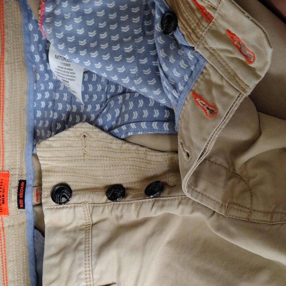 Like new Khaki Superdry pants - Picture 9 of 10